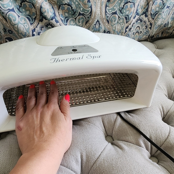 Thermal Spa UV Light Nail Dryer for Gel Nails - Picture 4 of 4